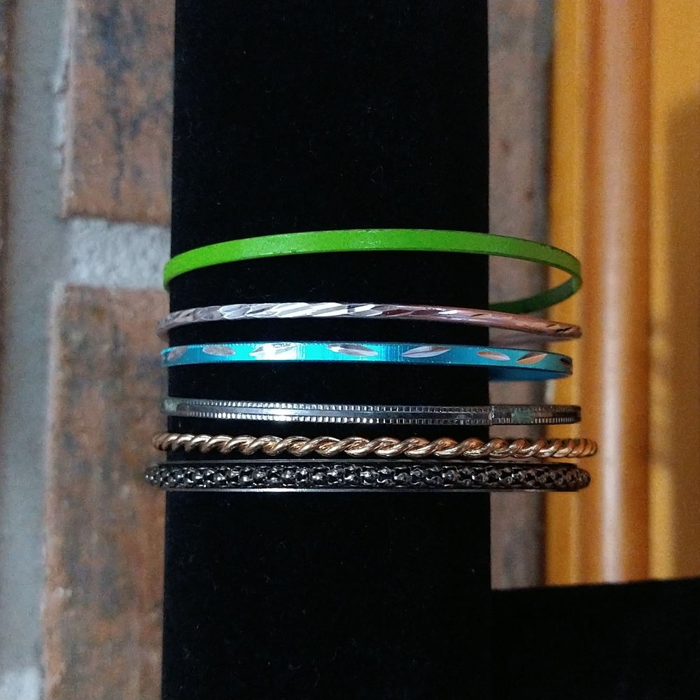 80 style bangle bracelet lot